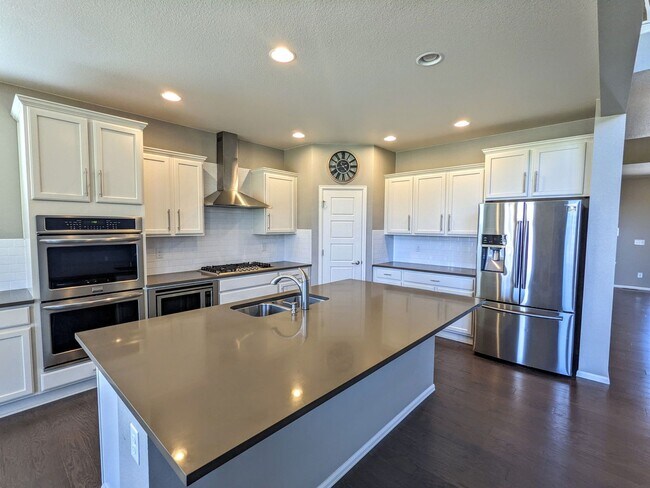 Building Photo - 6152 Gannet Dr