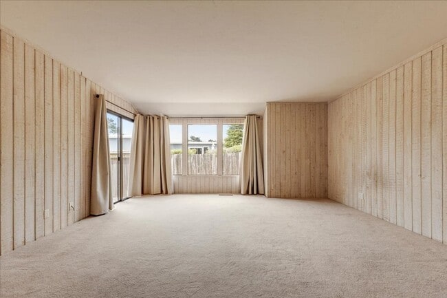Building Photo - Sunny Carmel Two Bedroom - Carmel School D...