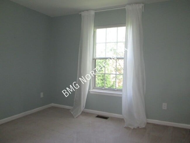 Building Photo - 21108 Twinridge Square