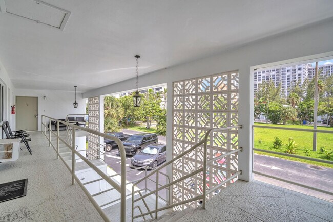 Building Photo - 3213 Colony Club Rd