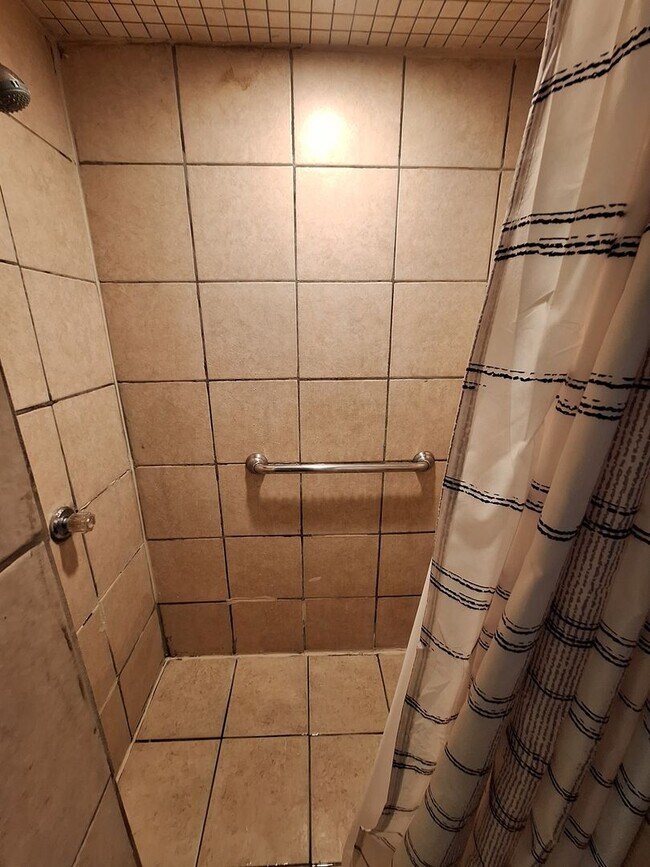 Building Photo - 1 bedroom, 1 bath