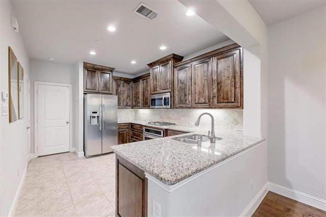 Building Photo - 4646 Rhett Ln