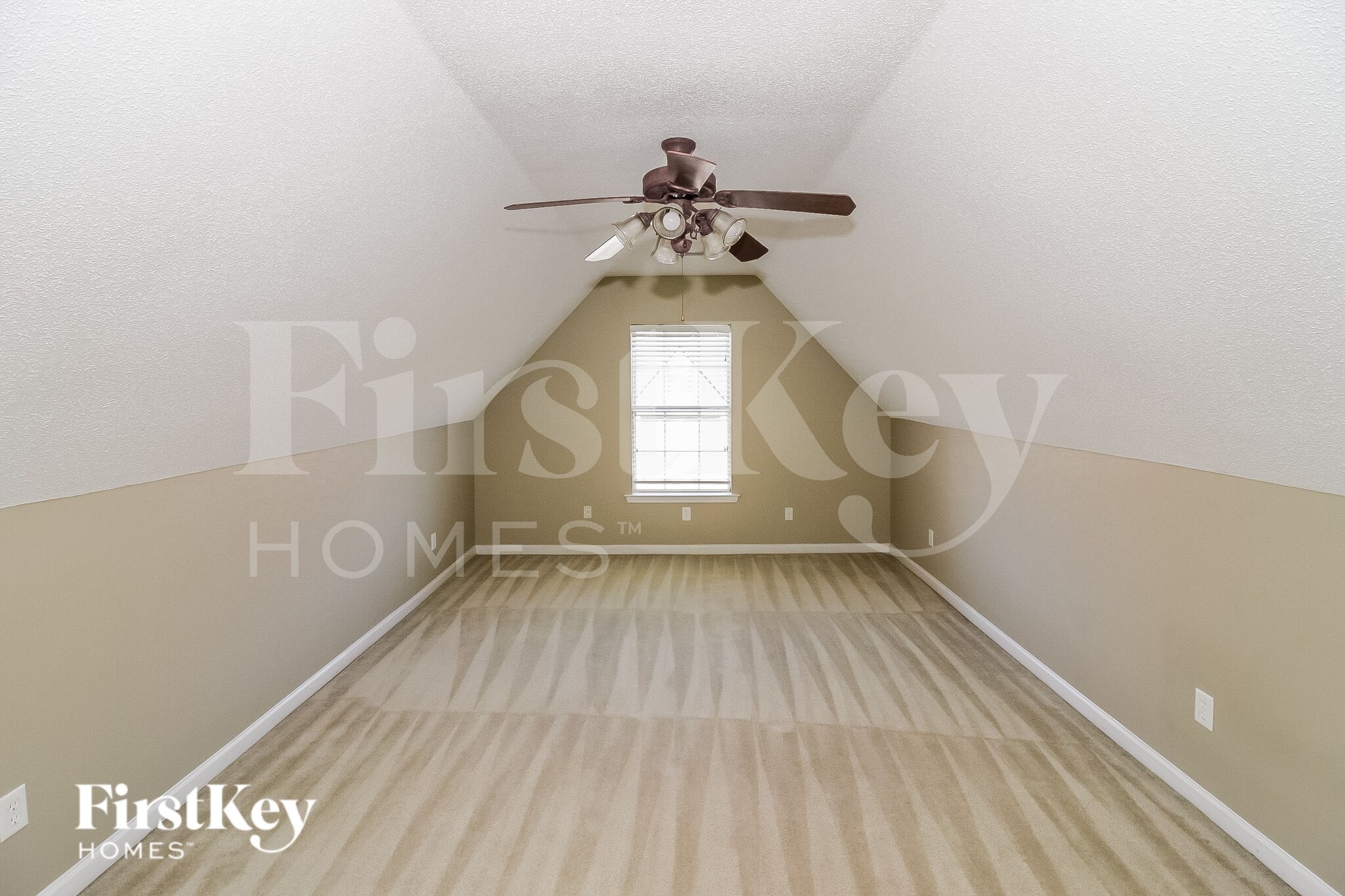 Building Photo - 2554 Plum Creek Dr