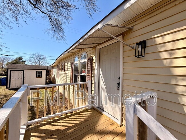 Building Photo - 3911 Persimmon St