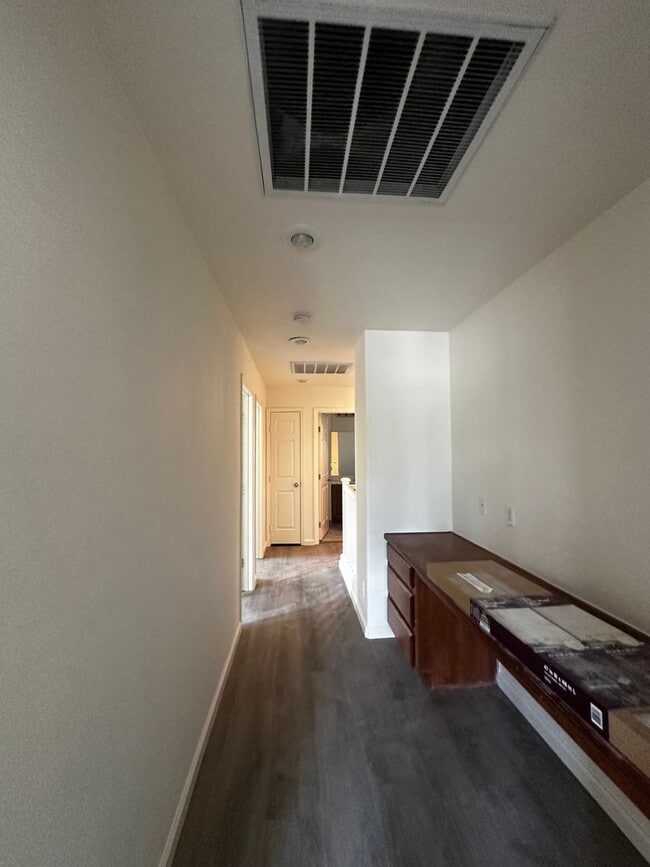 Building Photo - 3 Bedroom Home in the SW!