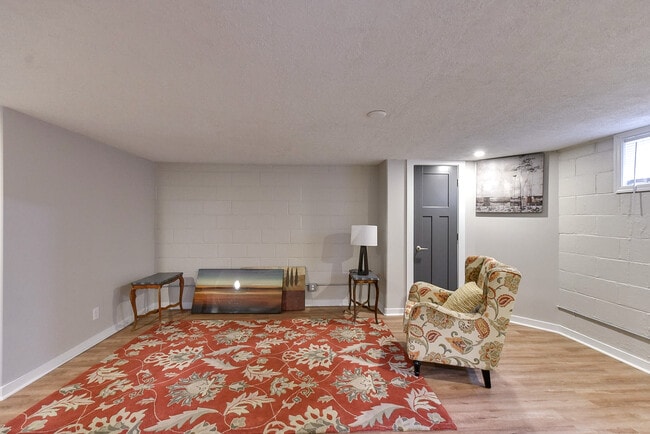 Building Photo - 2101 S 61st Ave