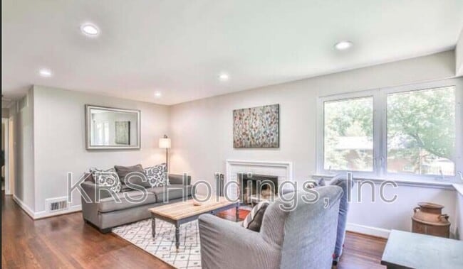 Building Photo - 7110 Murray Ln
