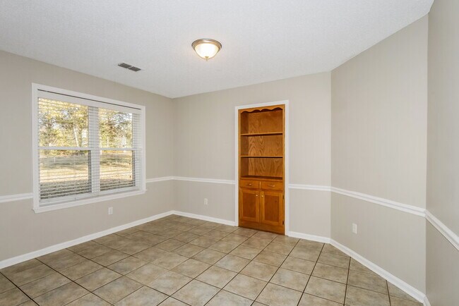 Building Photo - 93 Bloomington Cove