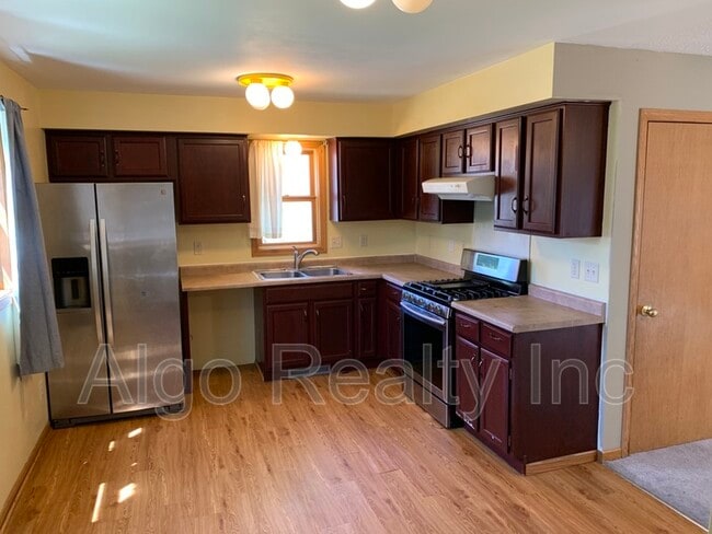 Building Photo - 2827 N Aldrich Ave
