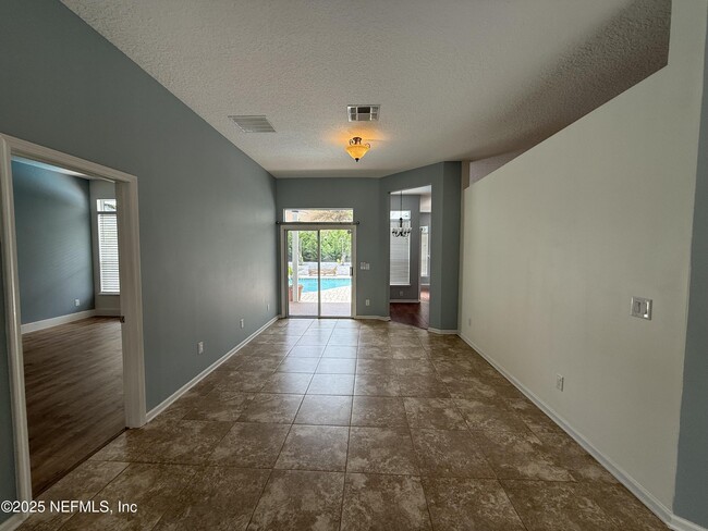 Building Photo - 1319 N Kyle Way