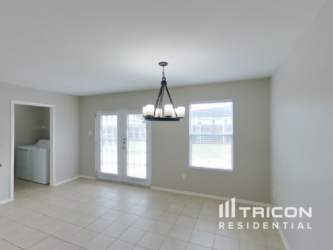 Building Photo - 1617 Village Park Trail