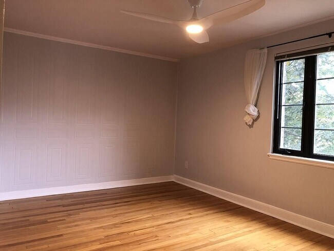 Building Photo - 282 Lexington St