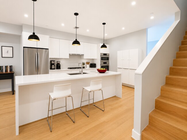 Building Photo - LUXURY CONDO BY METRO