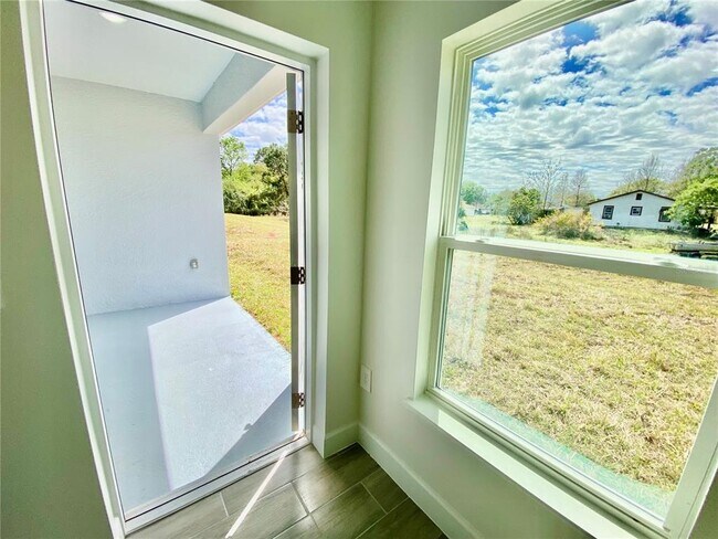 Building Photo - 10006 Massey St