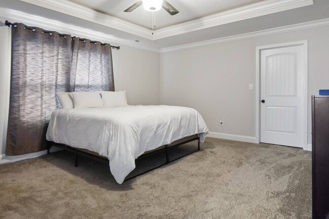 Building Photo - 515 Woodtrace Dr