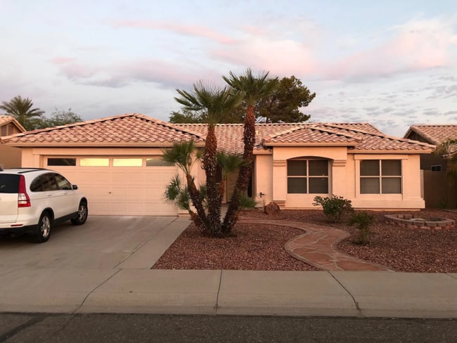 Building Photo - COMING SOON! 3 Bed/ 2 Bath Home in Arrowhead Lakes