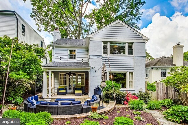 Building Photo - 4831 Calvert St NW