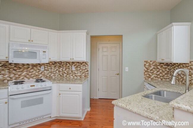 Building Photo - Lovely Traditional 2BD · 2.5BA + Office/De...