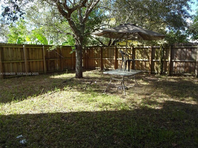 Building Photo - 174 NE 32nd Terrace