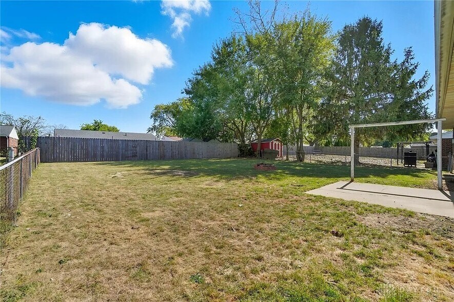 Building Photo - 2411 New Castle Dr