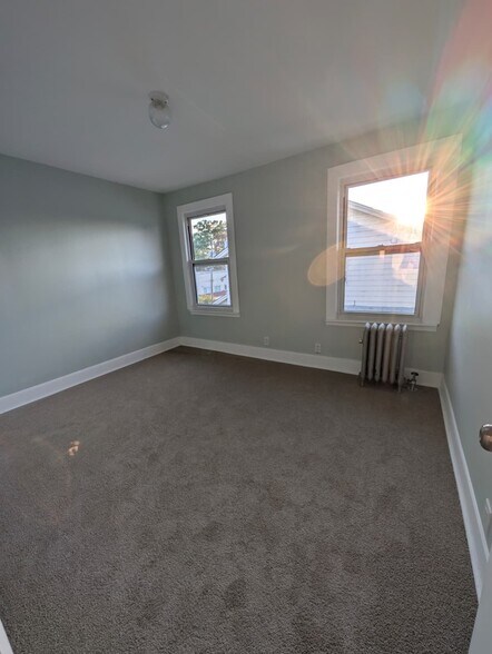 Building Photo - 2211 Morris Ave