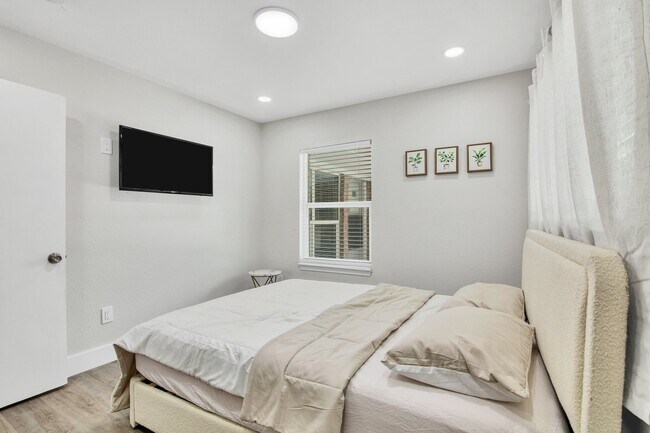 Building Photo - 1703 Ansbury Dr