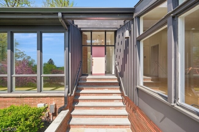 Building Photo - 293 Wyoming Ave