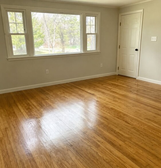 Building Photo - 98 Burnell Dr