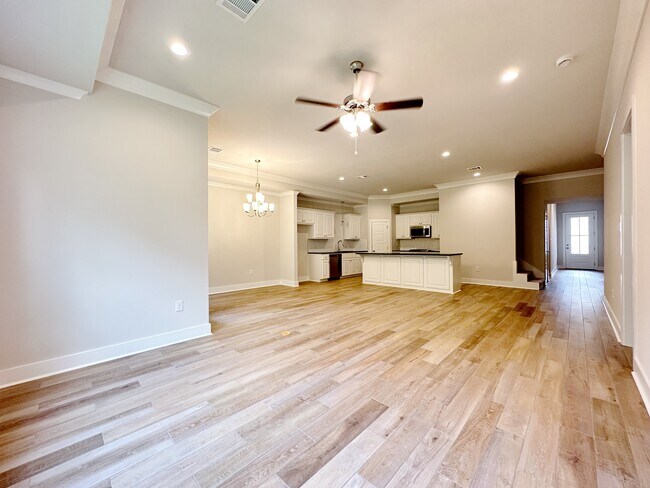 Building Photo - 7210 Rolling Fork Rd