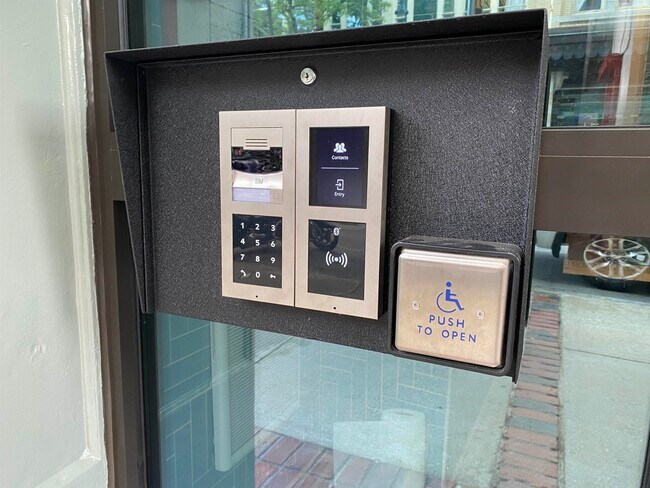 Building Photo - 83 Hanover St