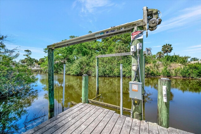 Building Photo - 19 Hoffer St