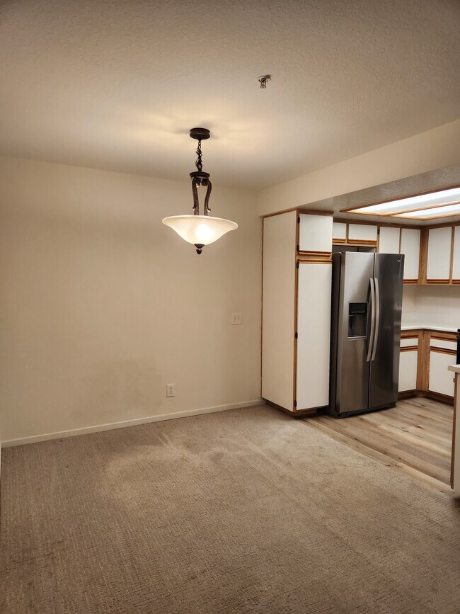 Building Photo - 8707 E Indian Hills Rd