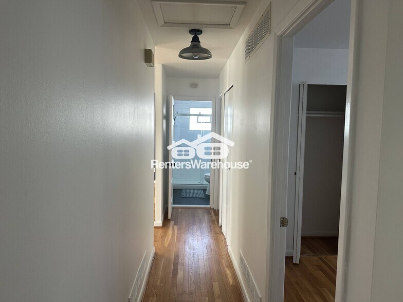 Building Photo - 1603 Charmuth Rd