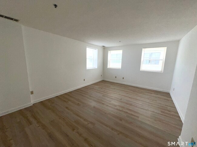Building Photo - 243 Judd Square