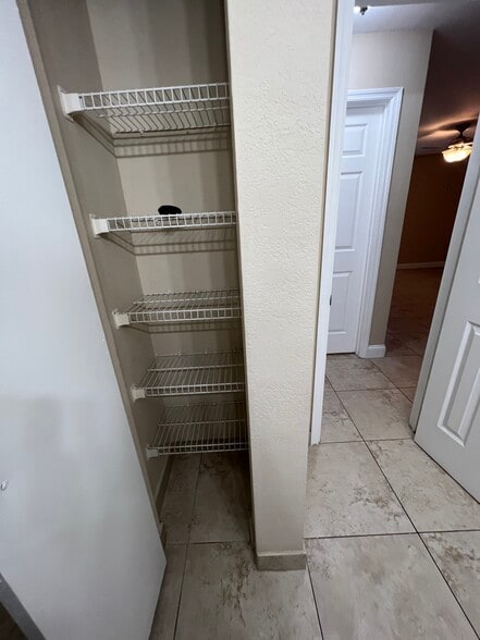 Building Photo - 3370 Pinewalk Dr N