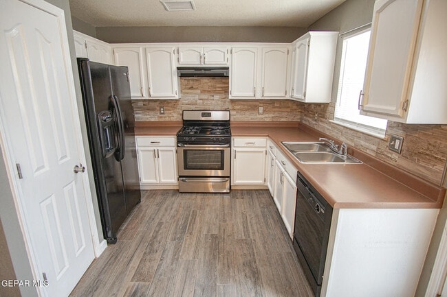 Building Photo - 4020 Tierra Inez Pl
