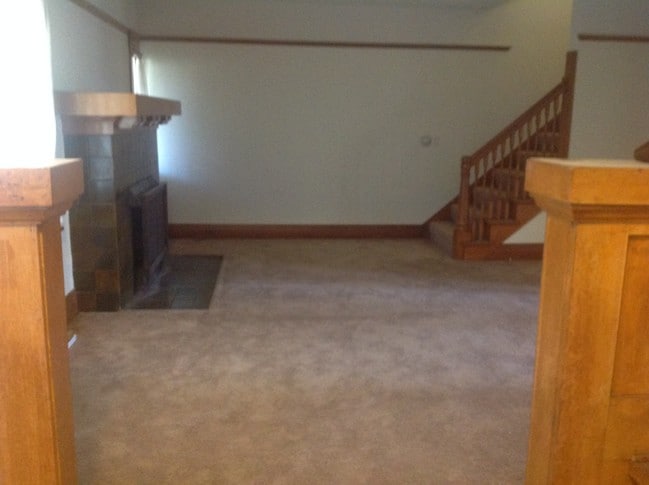 Living Room - 1504 W Huntington Dr