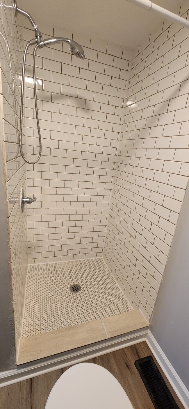 Building Photo - 1126 Kerlin St