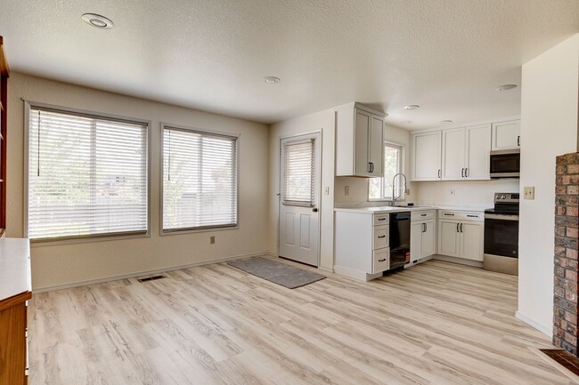 Building Photo - Charming & Updated 3-Bedroom Home