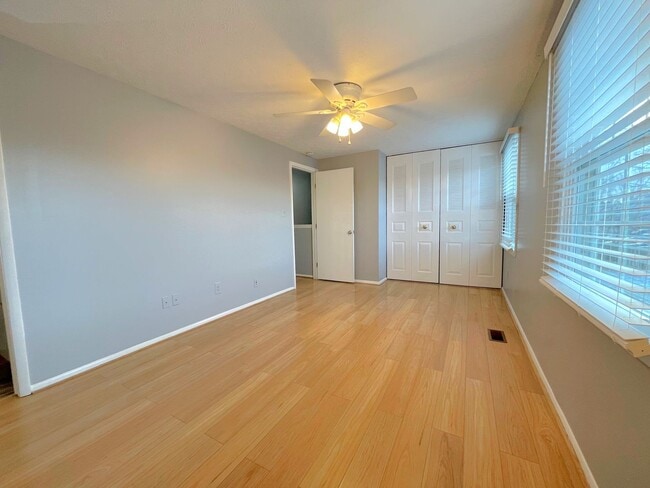 Building Photo - Newly Renovated 3 Bed 2.5 Bath Townhome With A Fenced Yard In Bannerwood Community