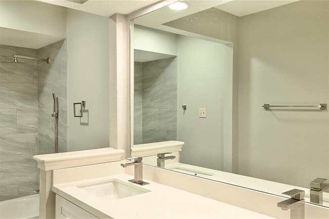 Building Photo - 3114 Hollow Creek Ct