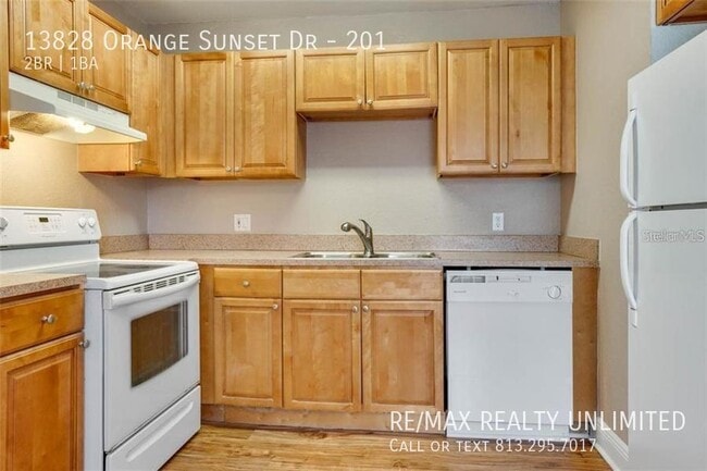 Building Photo - 13828 Orange Sunset Dr