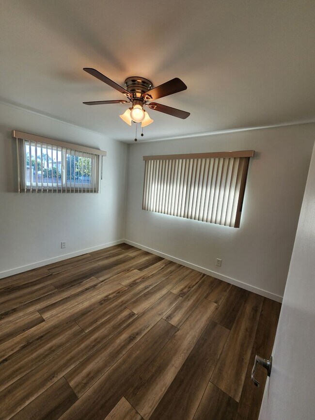 Building Photo - 8042 Taylor Dr