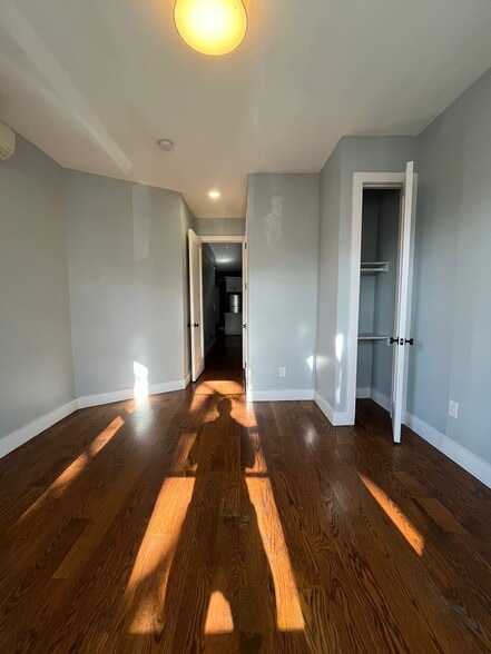 Building Photo - 113 Duncan Ave