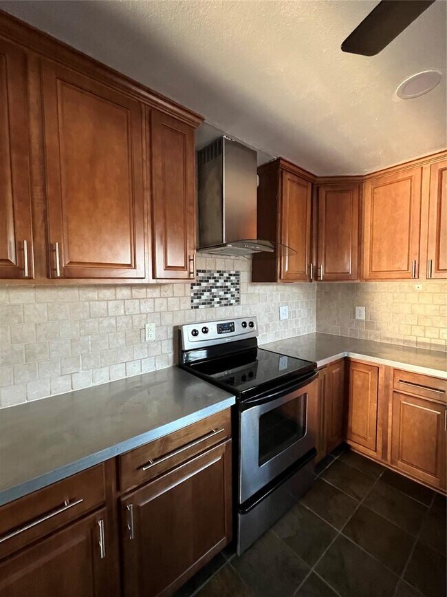 Building Photo - 1724 N Lee St