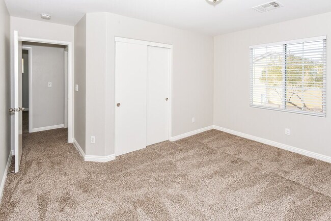 Building Photo - 4028 Oliver Sagebrush Dr