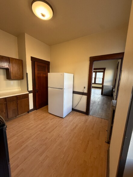 Building Photo - 329 Taylor Ave