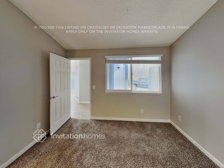 Building Photo - 4120 E 134th Dr