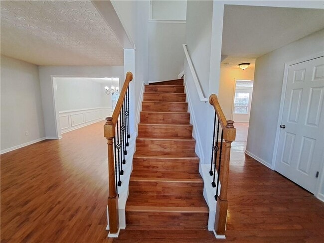 Building Photo - 3940 Crescent Walk Ln NE