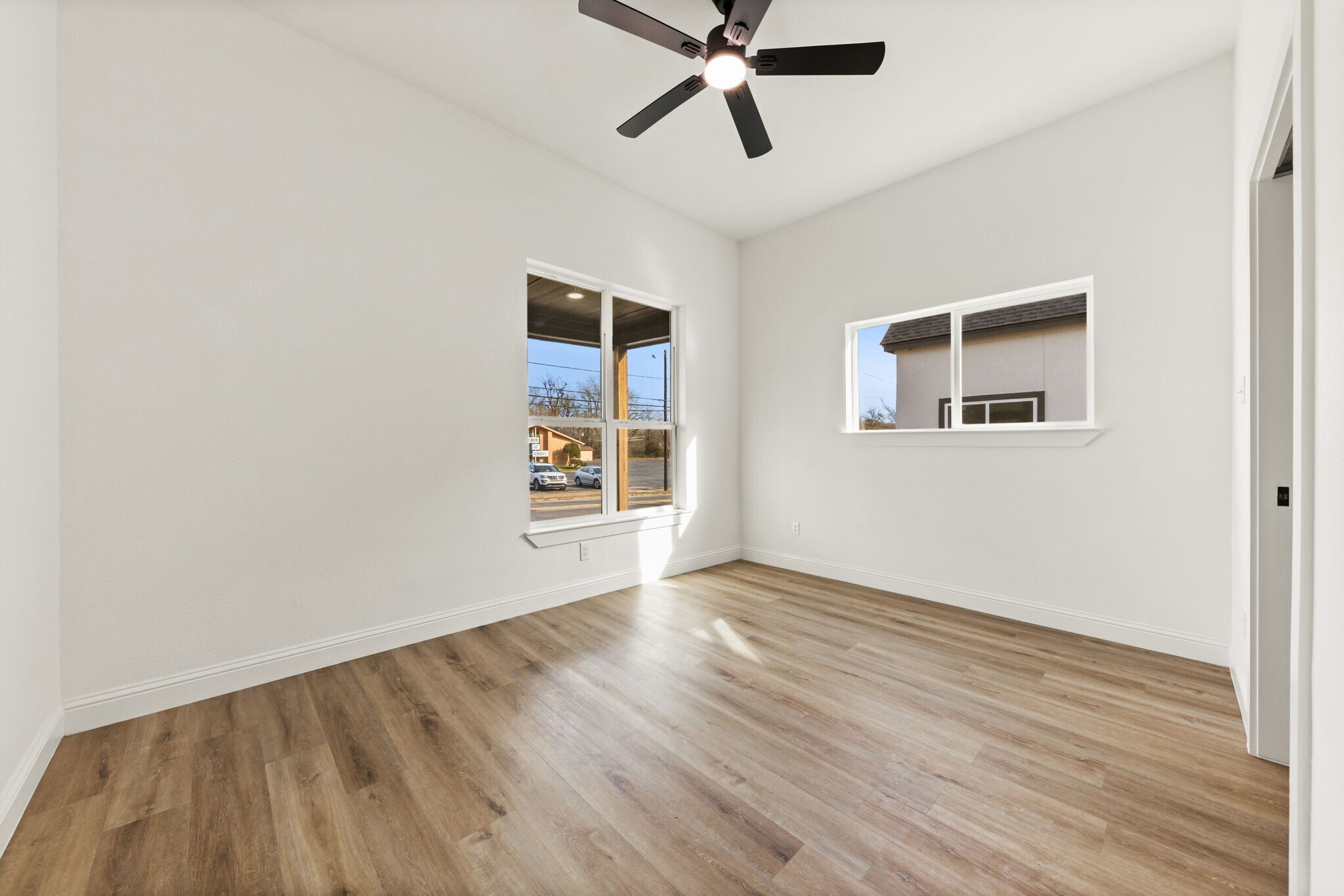 Building Photo - 1279 Bonham St